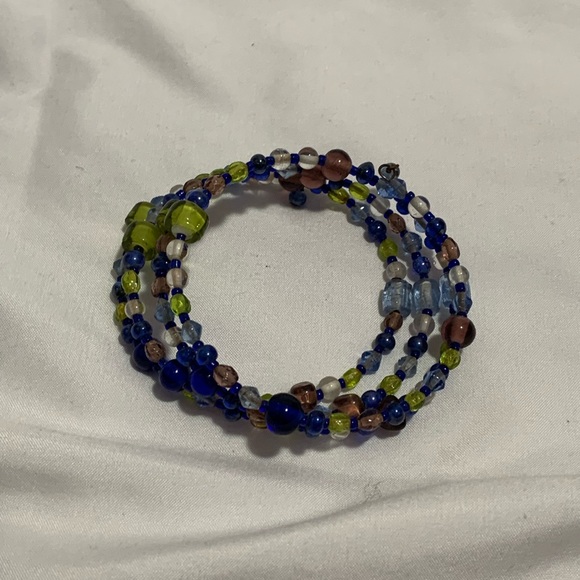 Beaded magnetic bracelet - Picture 4 of 4